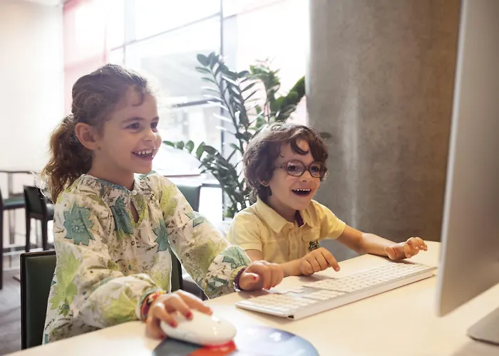 Hotel Paris Grand Cdg Aéroport 4 étoiles 4*